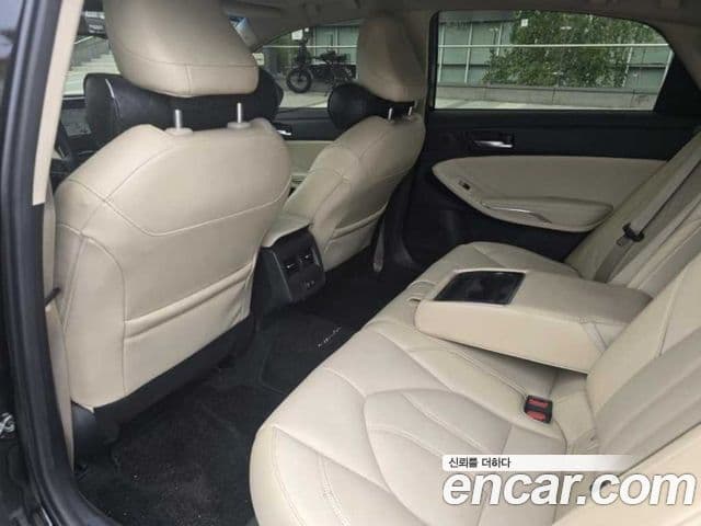 Toyota Avalon 2022 — Şəkil 8/10