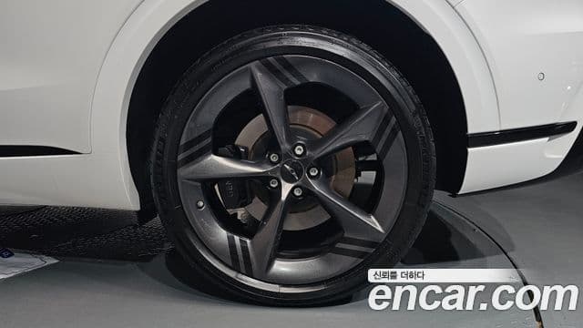 Genesis GV70 2024 — Photo 13/36