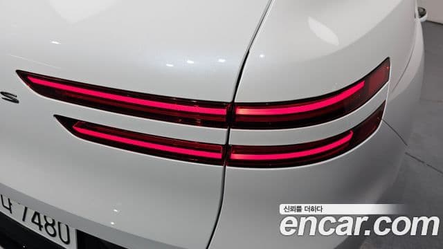 Genesis GV70 2024 — Photo 22/36