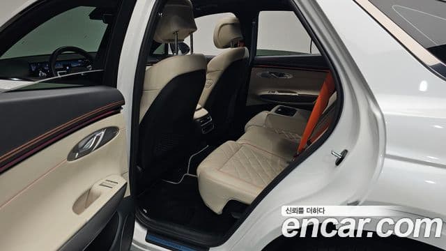 Genesis GV70 2024 — Photo 10/36