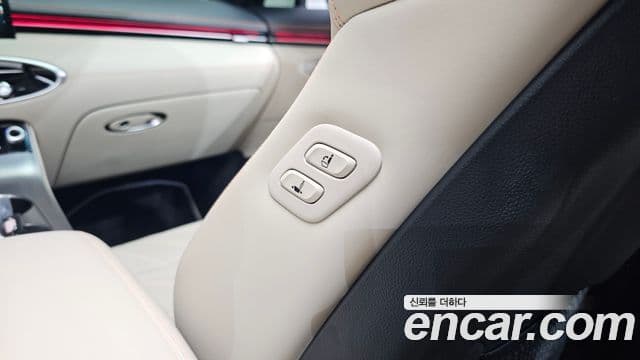 Genesis GV70 2024 — Photo 21/36