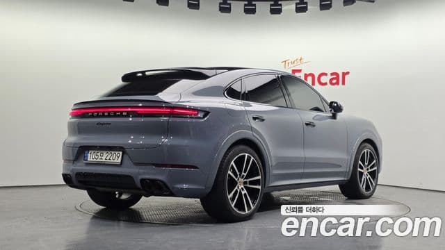 Porsche Cayenne 2024 — ფოტო 16/20