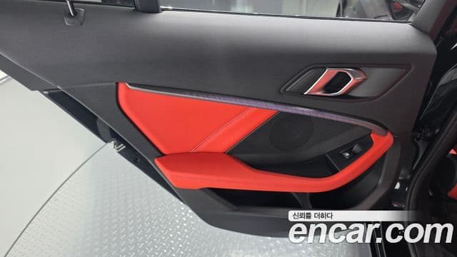 BMW 1 Series 2021 — ფოტო 21/34