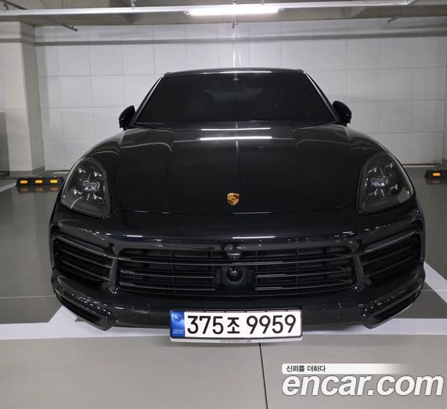 Porsche Cayenne 2022 — Photo 1/15