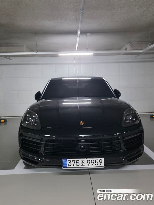 Porsche Cayenne 2022 — Photo 8/15