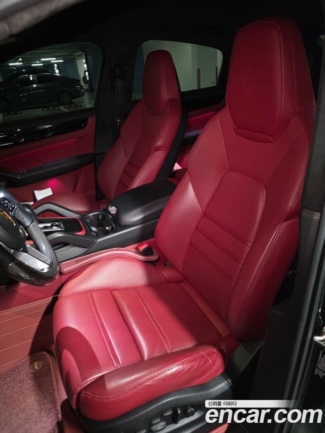 Porsche Cayenne 2022 — Photo 9/15