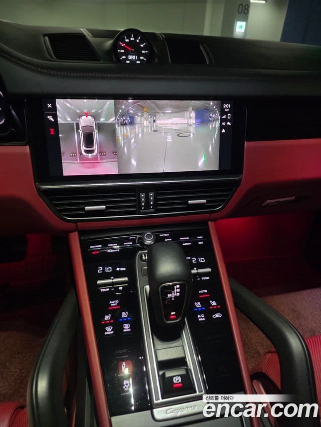 Porsche Cayenne 2022 — Photo 11/15
