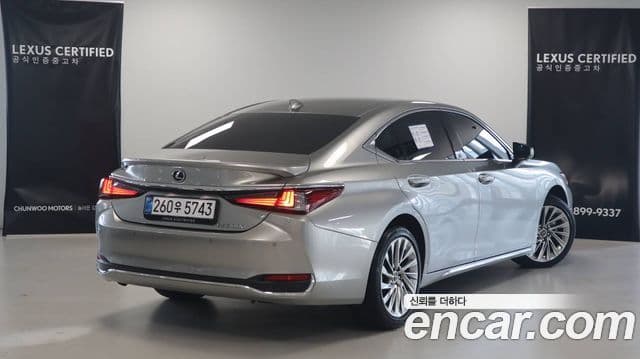 Lexus ES300h 2025 — Şəkil 5/17