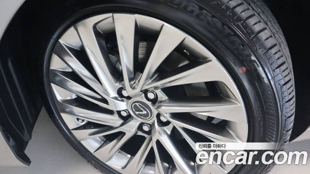 Lexus ES300h 2025 — Şəkil 3/17