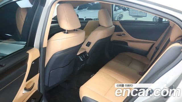 Lexus ES300h 2025 — Şəkil 4/17