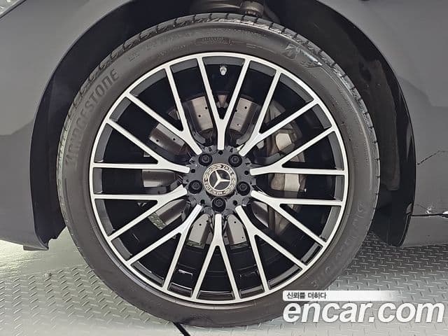 Mercedes-Benz S-Class 2025 — Photo 16/20