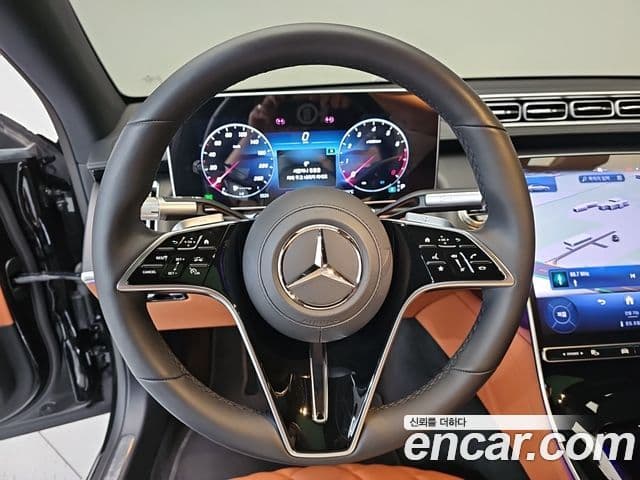 Mercedes-Benz S-Class 2025 — Photo 11/20