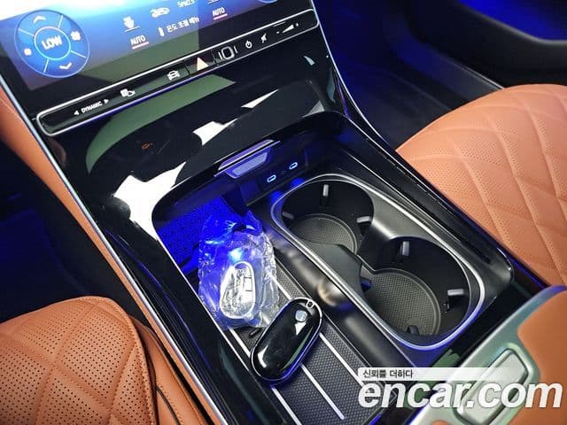 Mercedes-Benz S-Class 2025 — Photo 10/20
