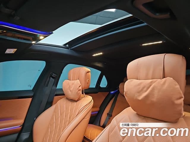 Mercedes-Benz S-Class 2025 — Photo 8/20