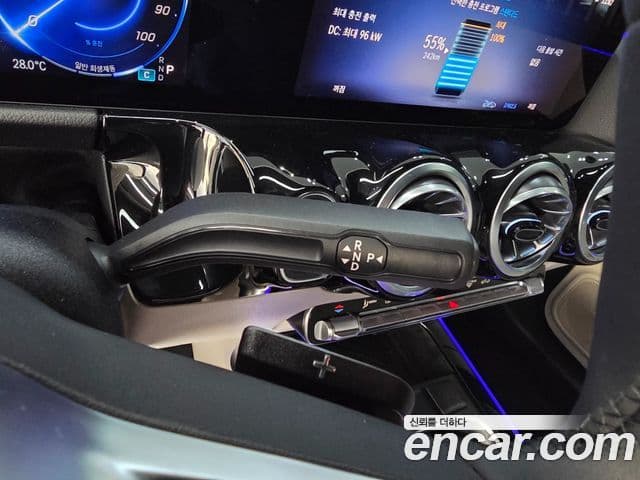 Mercedes-Benz EQA 2025 — ფოტო 13/20