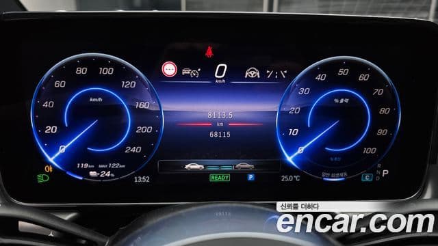 Mercedes-Benz EQE 2023 — ფოტო 19/20