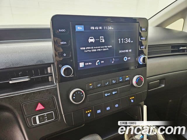 Hyundai Staria 2023 — Photo 17/20