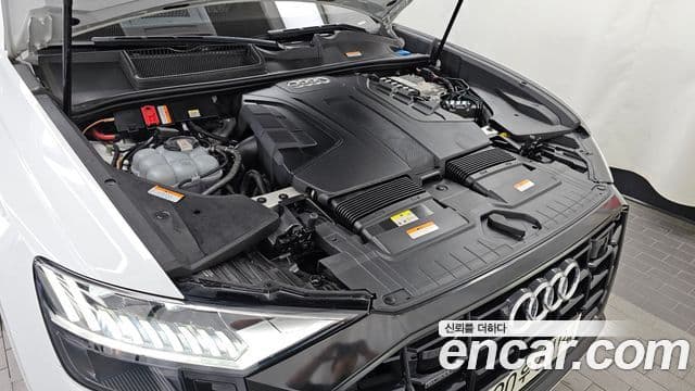 Audi Q8 2021 — ფოტო 31/36