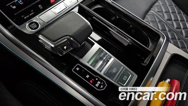 Audi Q8 2021 — ფოტო 23/36