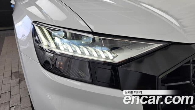 Audi Q8 2021 — ფოტო 28/36