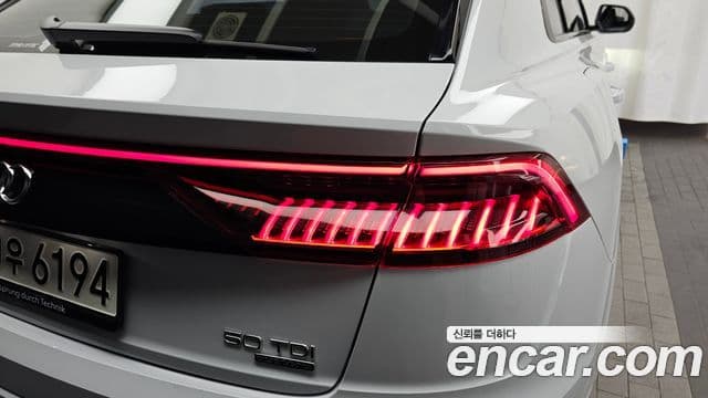 Audi Q8 2021 — ფოტო 4/36