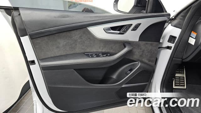 Audi Q8 2021 — ფოტო 7/36