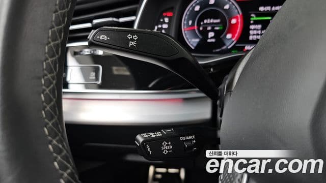 Audi Q8 2021 — ფოტო 19/36