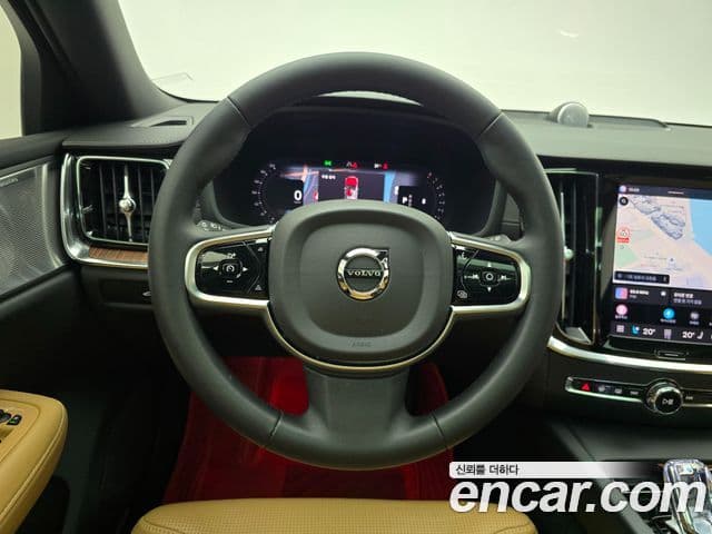 Volvo V60 Cross Country 2024 — Фото 12/20