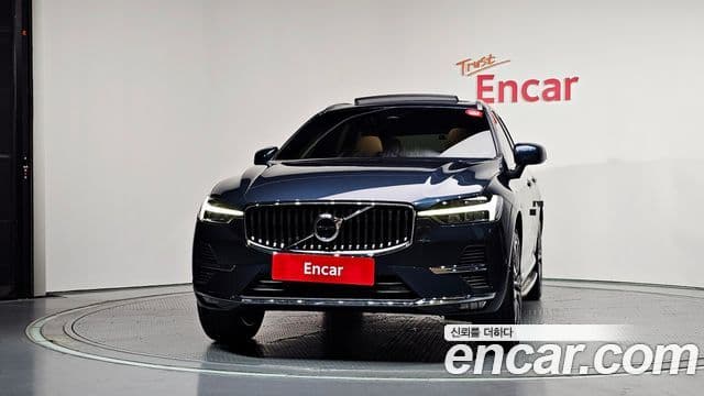 Volvo XC60 2022 — Photo 34/40