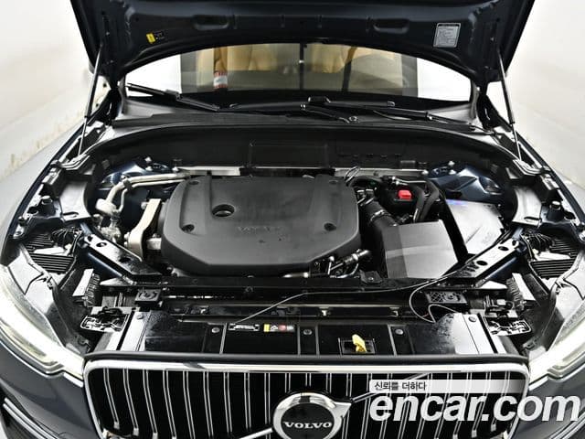 Volvo XC60 2022 — Photo 35/40