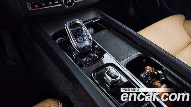 Volvo XC60 2022 — Photo 38/40