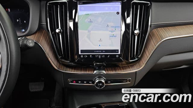 Volvo XC60 2022 — Photo 31/40