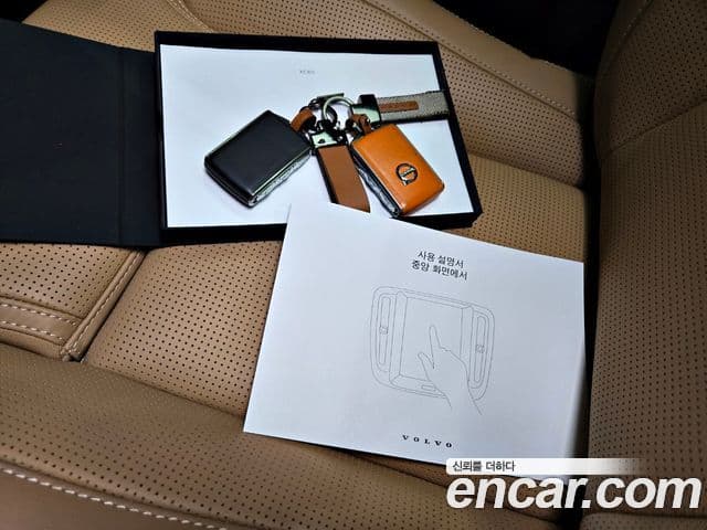 Volvo XC60 2022 — Photo 40/40