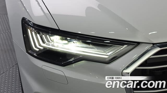 Audi A6 2021 — Şəkil 30/33