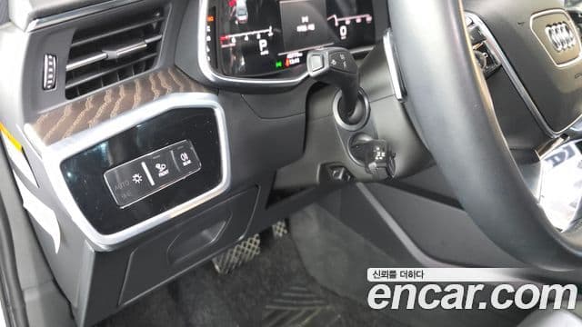 Audi A6 2021 — Şəkil 28/33