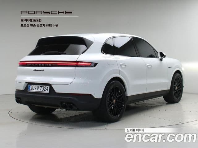 Porsche Cayenne 2025 — ფოტო 11/20