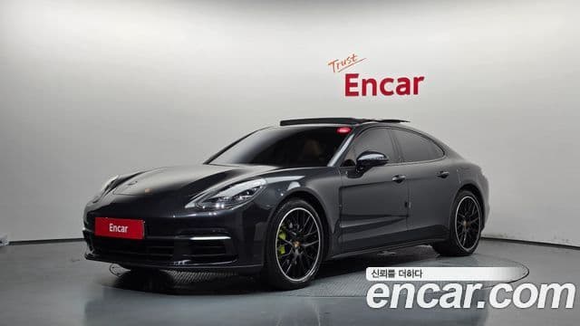 Porsche Panamera 2018 — Photo 18/38