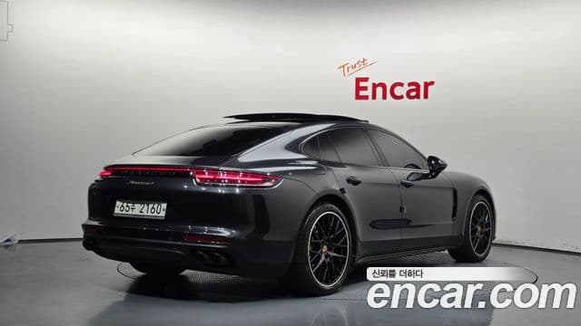 Porsche Panamera 2018 — Photo 31/38