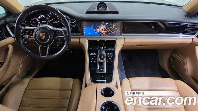 Porsche Panamera 2018 — Photo 11/38