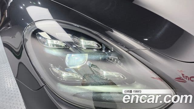 Porsche Panamera 2018 — Photo 4/38