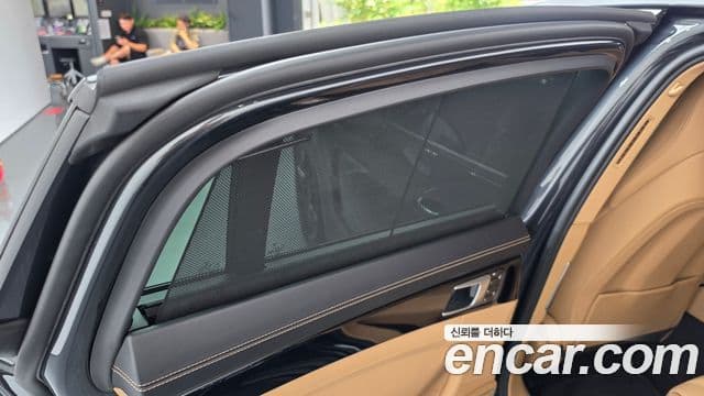Porsche Panamera 2018 — Photo 33/38