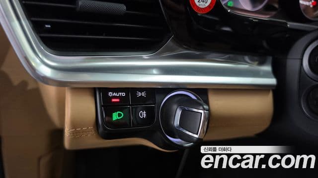 Porsche Panamera 2018 — Photo 34/38