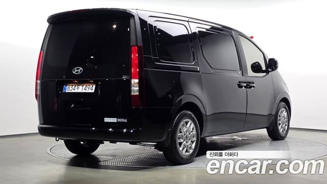 Hyundai Staria 2026 — Фото 1/20