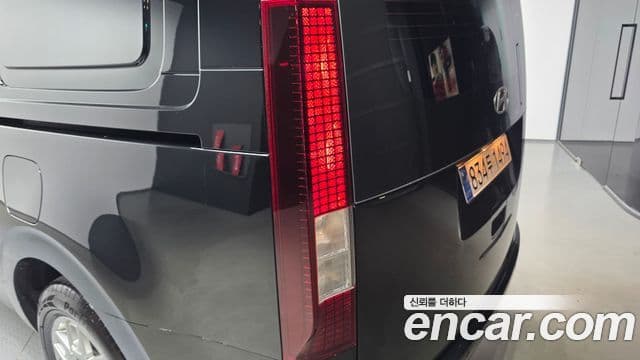Hyundai Staria 2026 — Photo 28/35