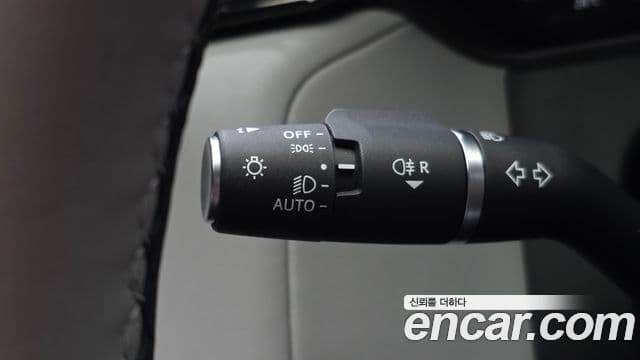Land Rover Range Rover Velar 2026 — Şəkil 16/20