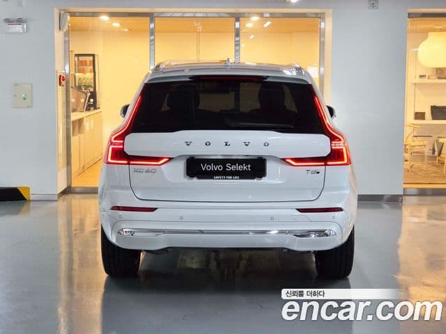 Volvo XC60 2025 — ფოტო 7/20