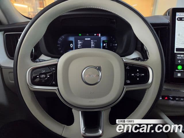 Volvo XC60 2025 — ფოტო 11/20