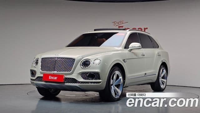 Bentley Bentayga 2018 — Фото 11/20