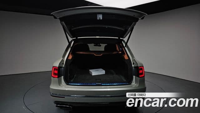 Bentley Bentayga 2018 — Şəkil 4/38