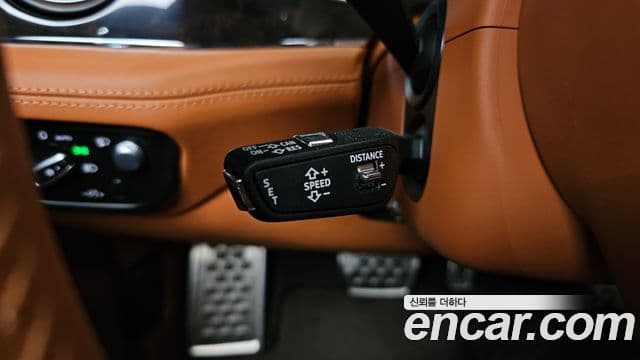 Bentley Bentayga 2018 — Şəkil 31/38